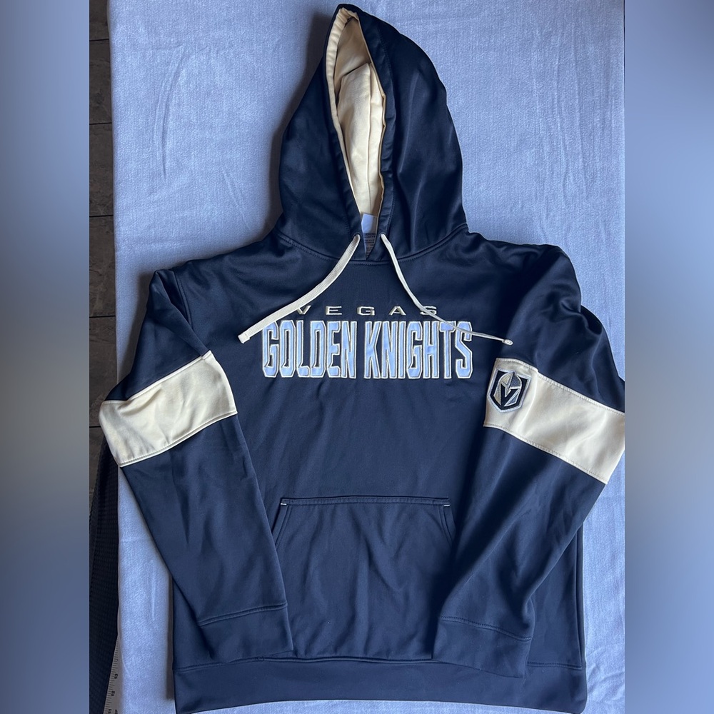 NHL Golden Knights Men’s Black Pullover Hoodie Logo Long Sleeve 100%Polyester L